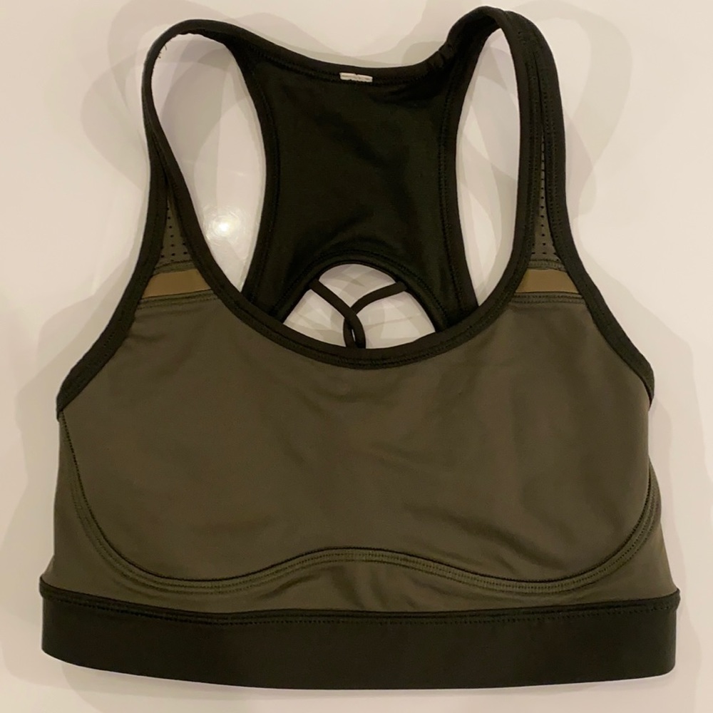 Lululemon sports bra